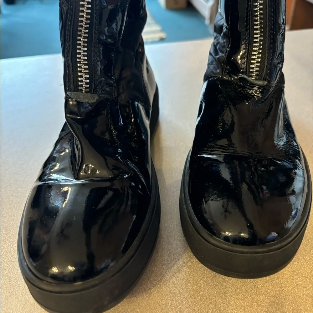 Aquatalia Black Quilted Patent Puffer Boots - Picture 10 of 10